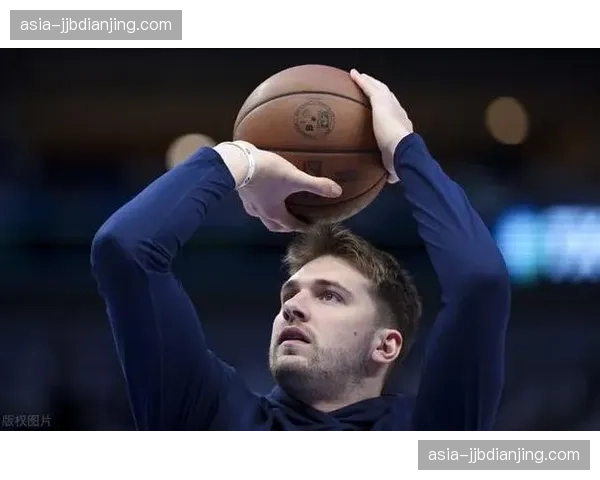 福建杨曦皓末节三分关键 年轻内线展现大心脏属性